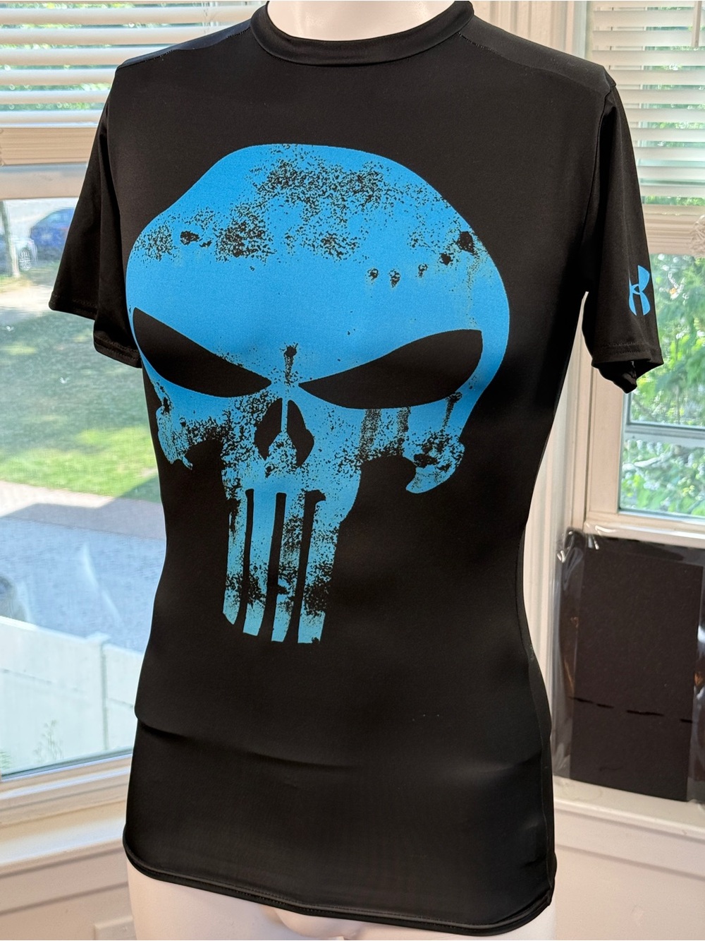 Under Armour Marvel Punisher HeatGear Compression Shirt Black MD - Picture 4 of 11